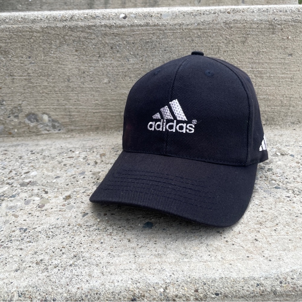 Vintage 90’s ADIDAS Black Snapback Baseball Hat Cap Made in Taiwan